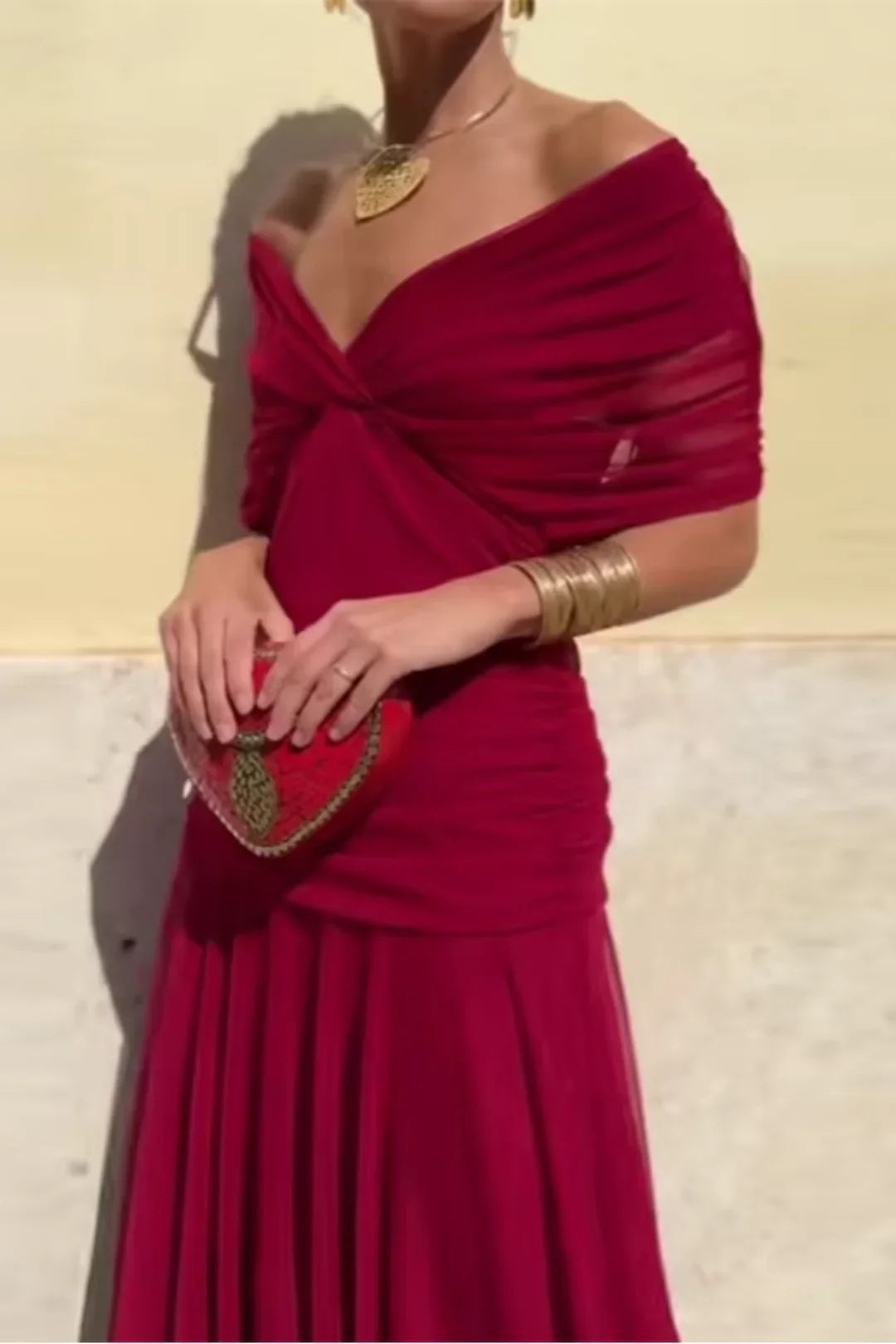 Celene | Elegáns V-nyakú alkalmi maxi ruha